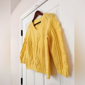 Size Small Vintage Yellow Sweater.